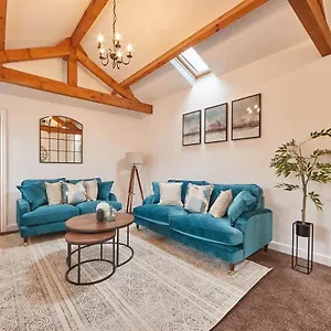 Holiday home Host & - The Grange